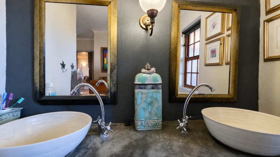 5 Bedroom Property for Sale in Stilbaai Wes Western Cape
